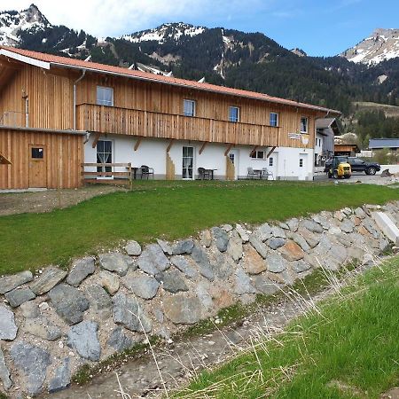 Gaestehaus Am Hahnenkamm Reutte Kültér fotó